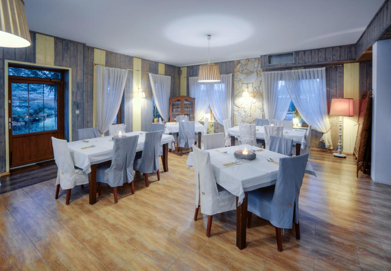 Restauracja Sidlo Bed & Breakfast Жуково Екстериор снимка
